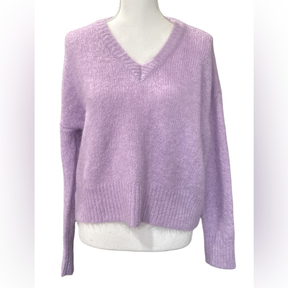 Casual Lilac V-Neck Sweater for Women size S